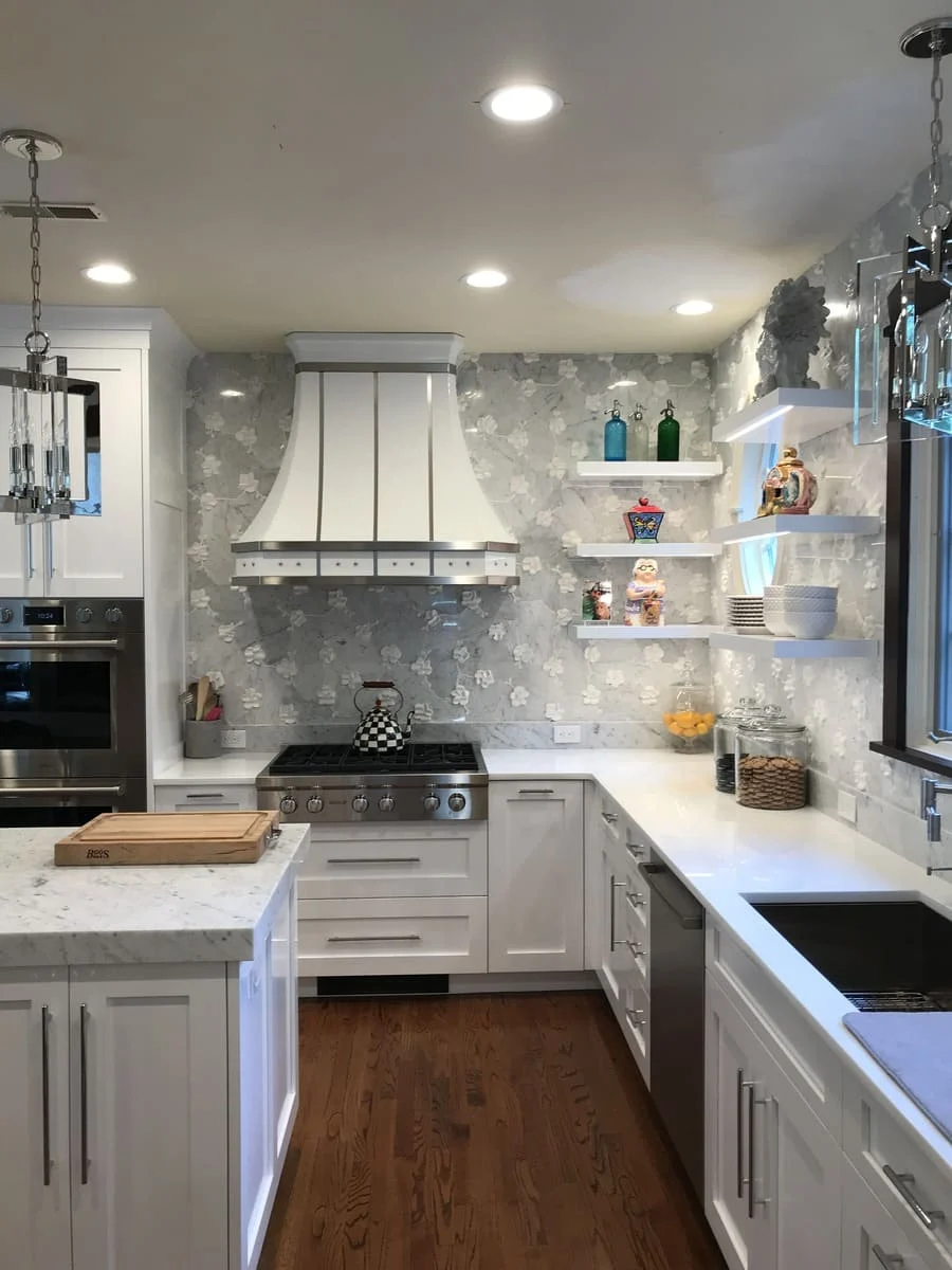Custom kitchen with 3d tile